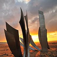 The Omaha Beach monument Les Braves on the beach at Saint-Laurent-sur-Mer at sunset, Normandy, France
<BR><BR>More images at www.arterra.be</P>